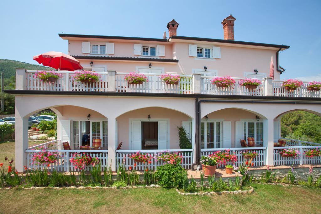 Villa Lidija *